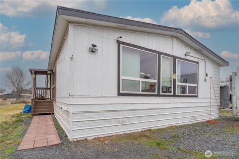 Photo of 4815 Airway Drive NE #81, Moses Lake, WA 98837 (MLS # 2469406)