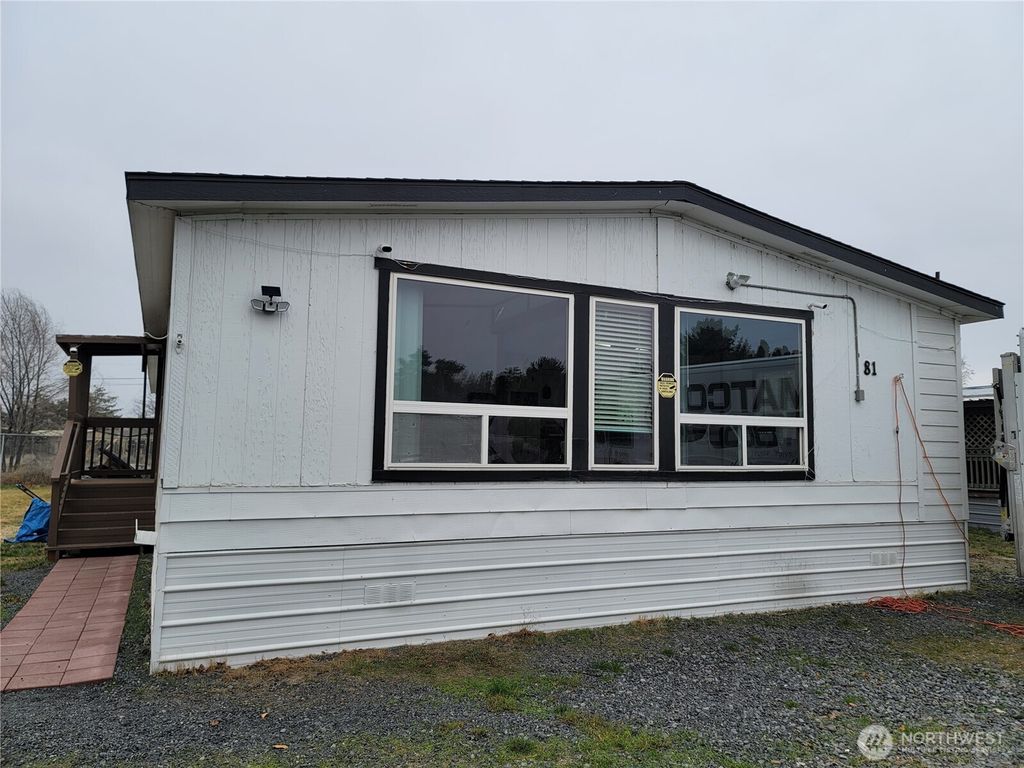 Photo of 4815 Airway Drive NE #81, Moses Lake, WA 98837 (MLS # 2469406)