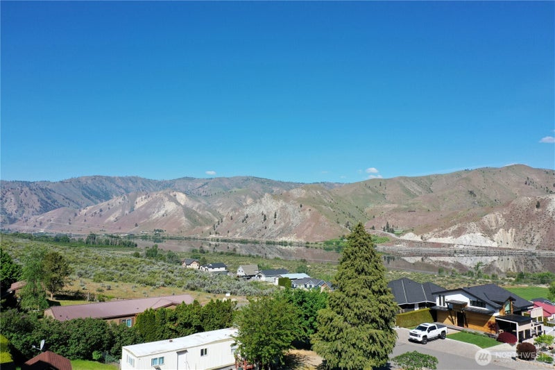565 Entiat Place