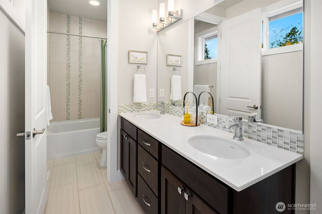 listing image 9369228663499832691