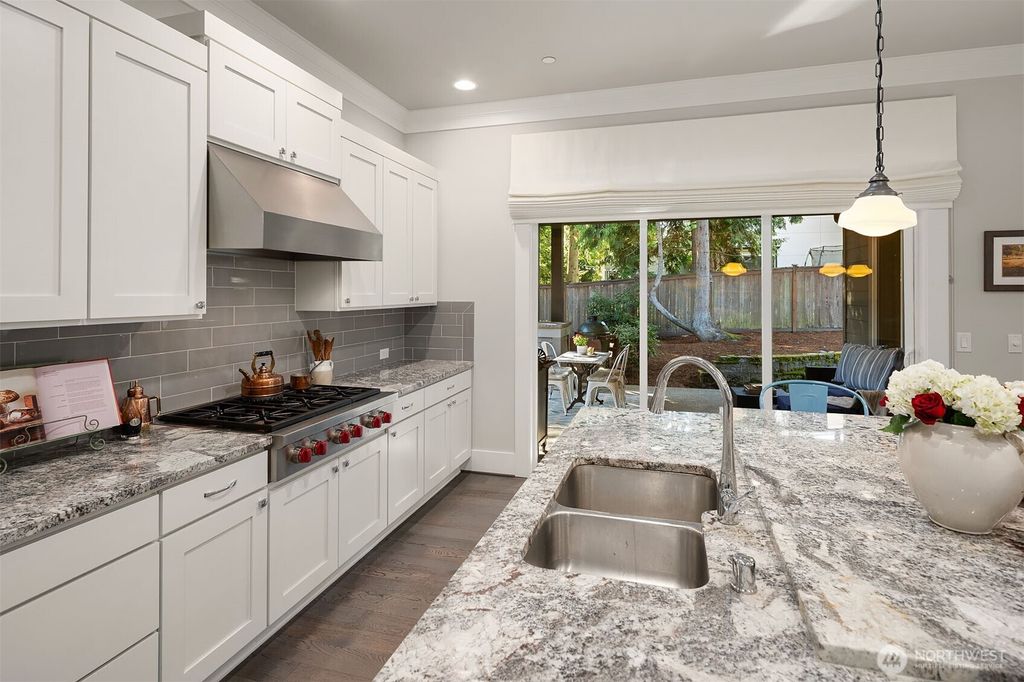 listing image 9368728072318939521