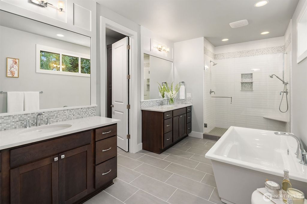 listing image 9362495024082961878