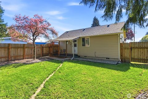 Photo of 2016 42nd Avenue, Longview, WA 98632 (MLS # 2514629)