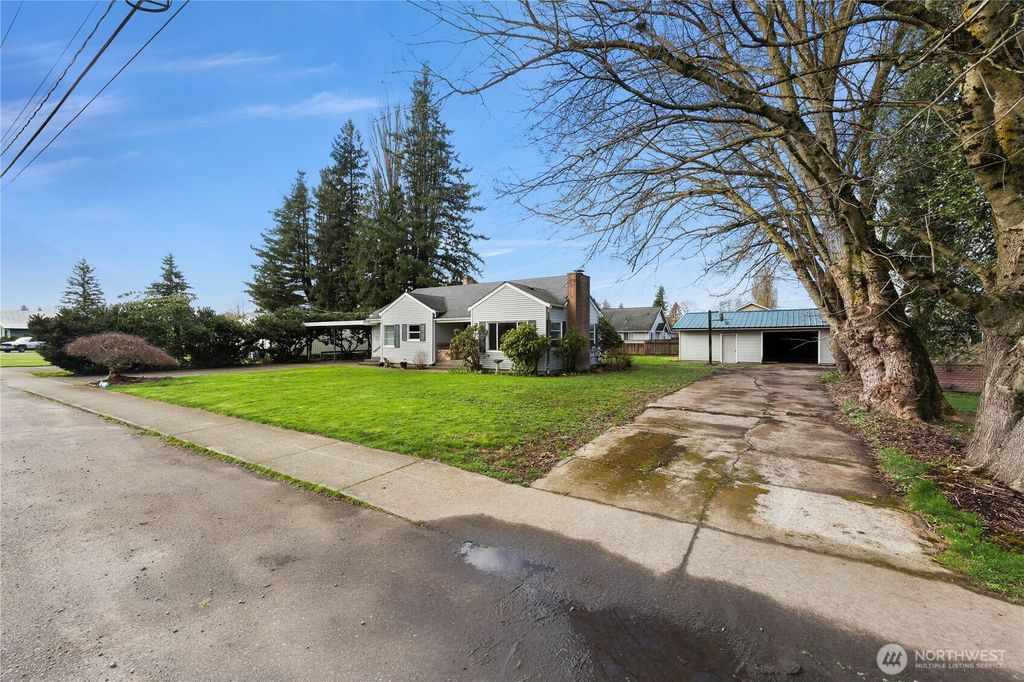 Photo of 209 Nooksack Avenue, Nooksack, WA 98276 (MLS # 2491020)