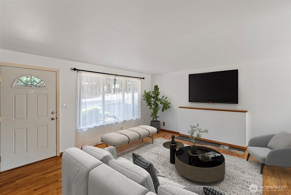 Photo of 1527 Sylvan Way, Bremerton, WA 98310 (MLS # 2574923)