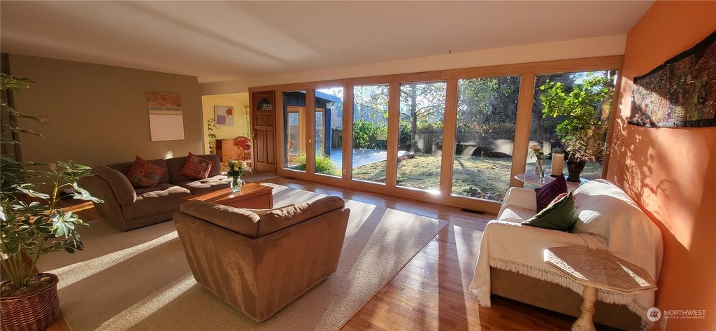 Photo of 13804 26th Avenue NE, Seattle, WA 98125 (MLS # 2013389)