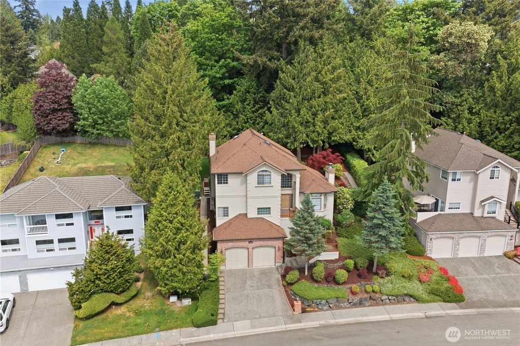 Photo of 15430 SE 67th Place, Bellevue, WA 98006 (MLS # 2511361)