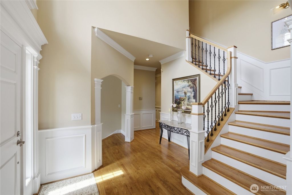 Photo of 15430 SE 67th Place, Bellevue, WA 98006 (MLS # 2511361)