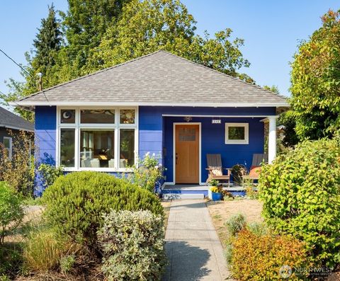 Photo of 848 NE 57th Street, Seattle, WA 98105 (MLS # 2428507)
