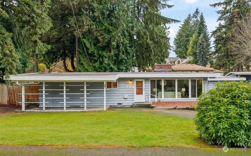 Photo of 16717 13th Avenue SW, Burien, WA 98166 (MLS # 2315556)