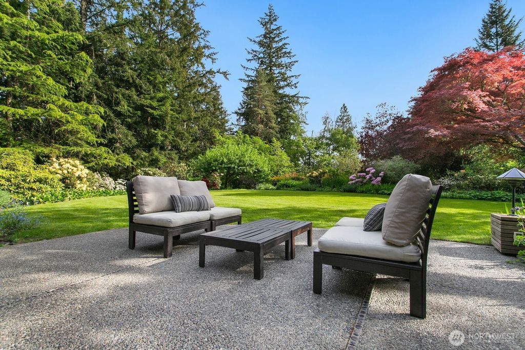 Photo of 14836 SE 54th Street, Bellevue, WA 98006 (MLS # 2375142)