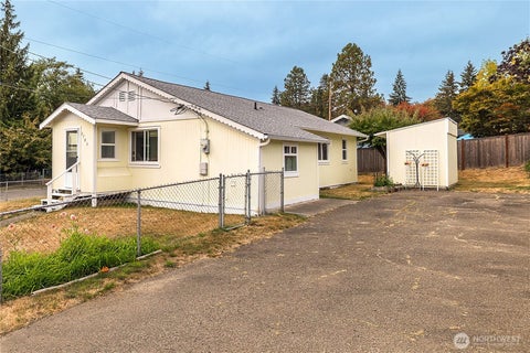Photo of 2703 Maple Street, Bremerton, WA 98310 (MLS # 2578765)