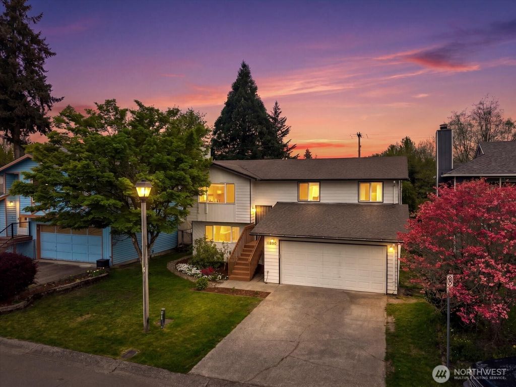 Photo of 11820 SE 316th Place, Auburn, WA 98092 (MLS # 2497143)