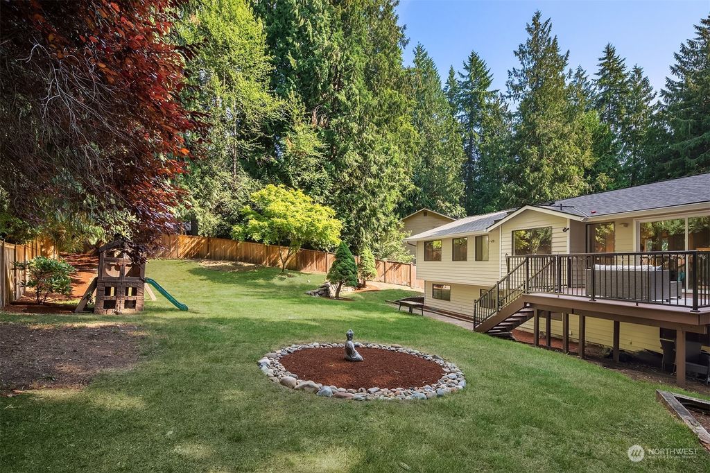 Photo of 16216 197th Avenue NE, Woodinville, WA 98077 (MLS # 2130215)