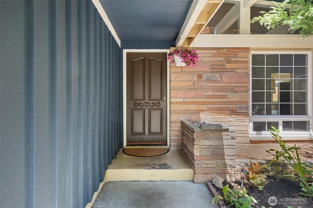 Photo of 1216 N 172nd Street, Shoreline, WA 98133 (MLS # 2566989)