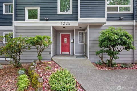 Photo of 11223 Corliss Avenue N #301, Seattle, WA 98133 (MLS # 2578122)
