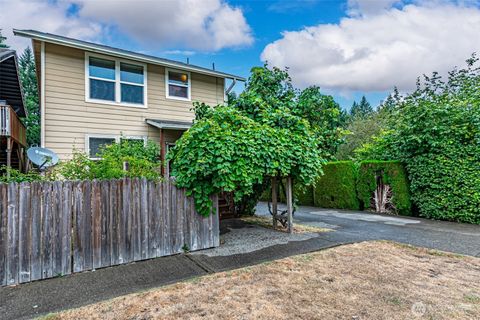 Photo of 3526 17th Way SE, Olympia, WA 98501 (MLS # 2435485)