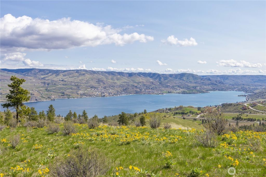 Photo of 1 Bear Mountain Road, Chelan, WA 98816 (MLS # 2505293)