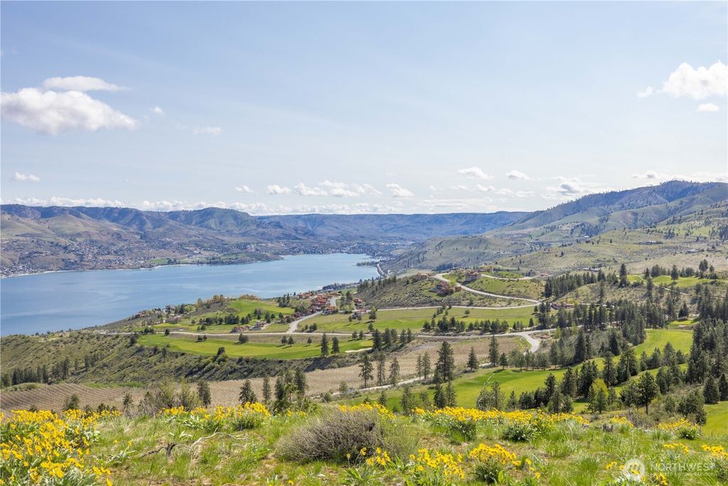 Photo of 1 Bear Mountain Road, Chelan, WA 98816 (MLS # 2505293)
