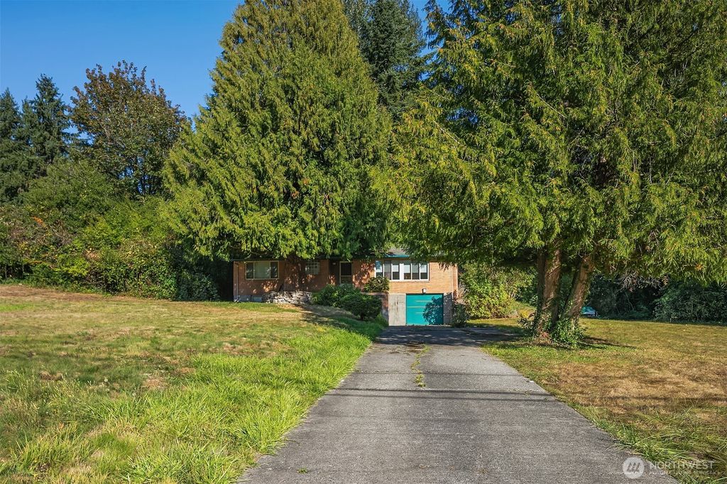 Photo of 19044 35th Avenue NE, Lake Forest Park, WA 98155 (MLS # 2434716)