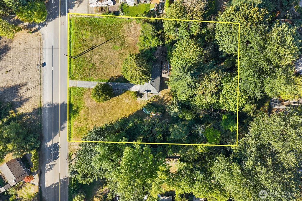 Photo of 19044 35th Avenue NE, Lake Forest Park, WA 98155 (MLS # 2434716)