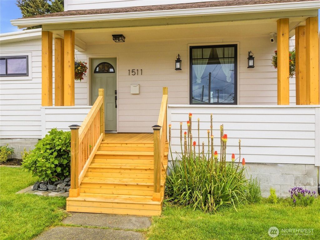 Photo of 1511 S 17th Street, Tacoma, WA 98405 (MLS # 2531737)