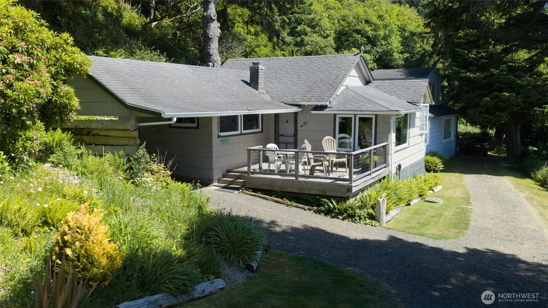 17 Sunset Street