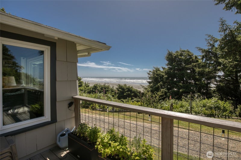 17 Sunset Street