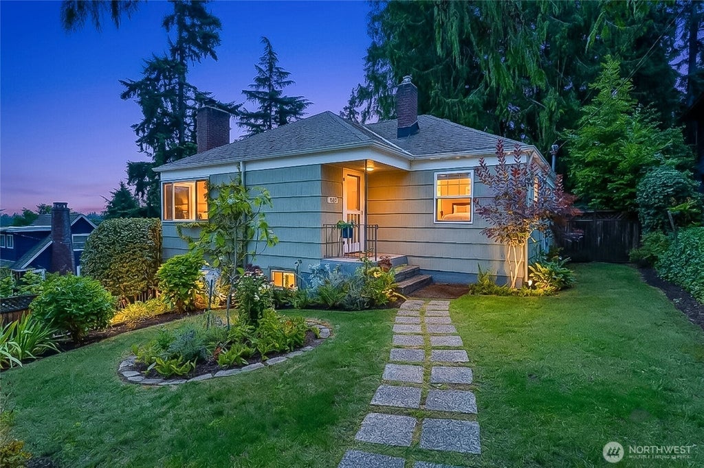 Photo of 1529 NE 94th Street, Seattle, WA 98115 (MLS # 2556990)