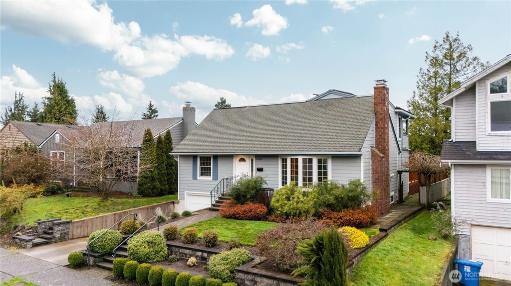 Photo of 7046 55th Avenue NE, Seattle, WA 98115 (MLS # 2494771)