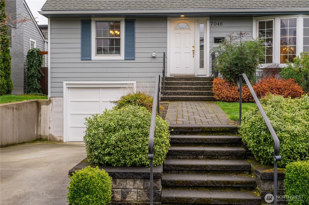 Photo of 7046 55th Avenue NE, Seattle, WA 98115 (MLS # 2494771)