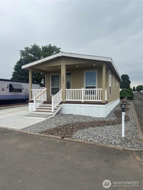 Photo of 1321 Fort Ln, Walla Walla, WA 99362 (MLS # 2534723)