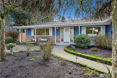 Photo of 10535 NE 196th Street, Bothell, WA 98011 (MLS # 2486014)