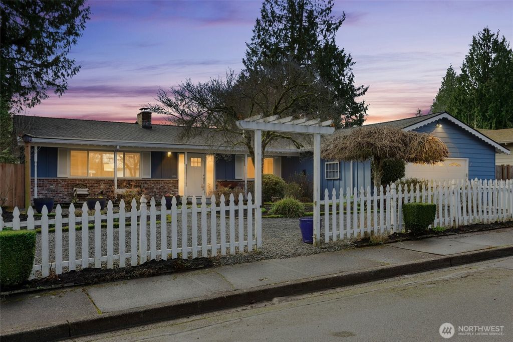 Photo of 10535 NE 196th Street, Bothell, WA 98011 (MLS # 2486014)