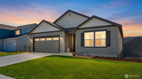 Photo of 1005 7th Avenue NE, Quincy, WA 98848 (MLS # 2516610)