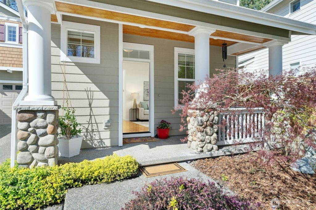 Photo of 2219 240th Avenue SE, Sammamish, WA 98075 (MLS # 2362975)