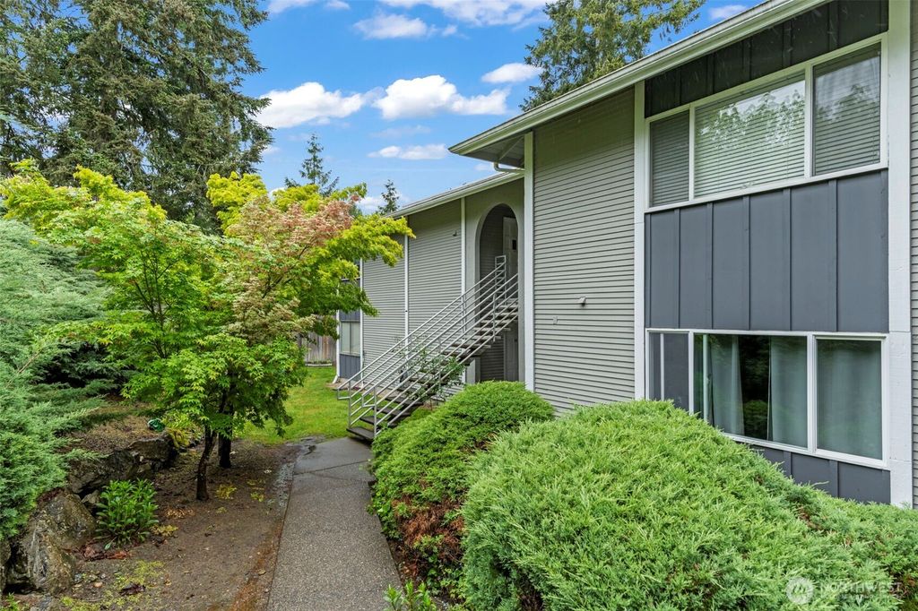 Photo of 17112 NE 45th Street #56, Redmond, WA 98052 (MLS # 2522991)