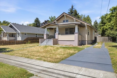 Photo of 615 Pleasant Street, Walla Walla, WA 99362 (MLS # 2553010)