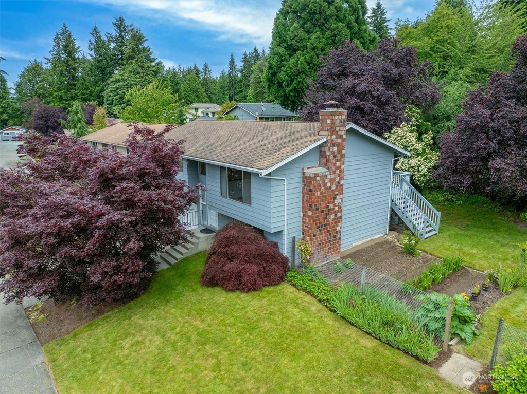 Photo of 10608 166th Place NE, Redmond, WA 98052 (MLS # 2253539)