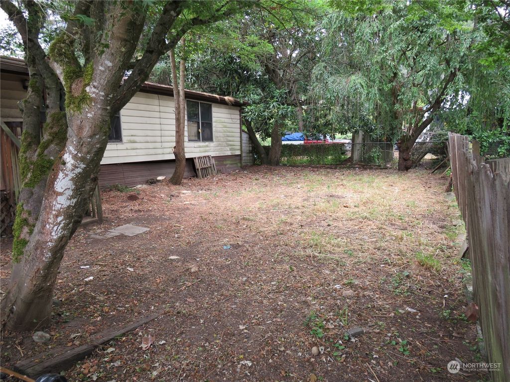 Photo of 38 3rd Avenue S, Algona, WA 98001 (MLS # 2148037)