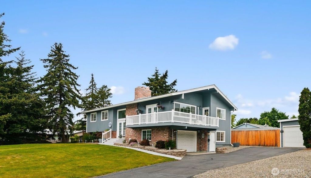 Photo of 1204 Vista Road, Ellensburg, WA 98926 (MLS # 2525452)