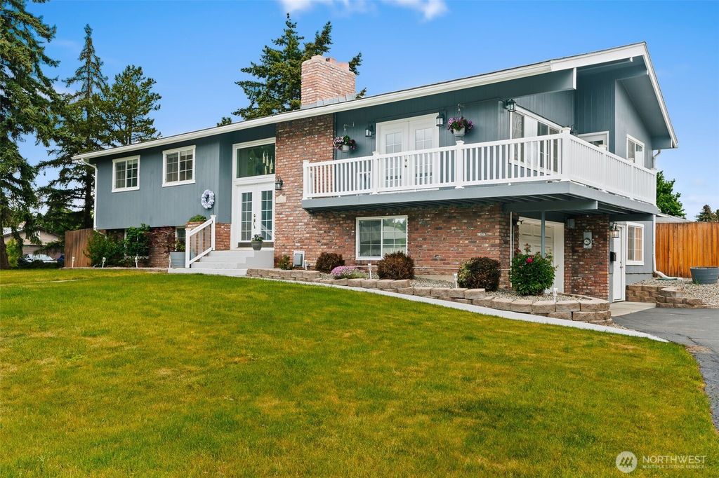 Photo of 1204 Vista Road, Ellensburg, WA 98926 (MLS # 2525452)