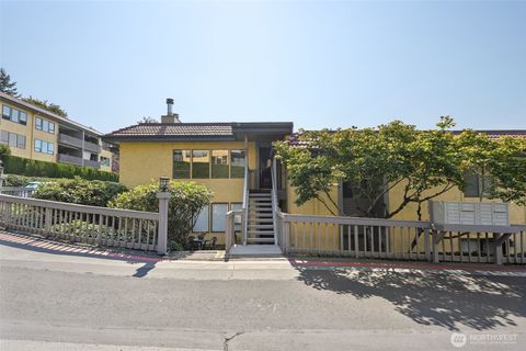 Photo of 11620 100th Avenue NE #C212, Kirkland, WA 98034 (MLS # 2428186)