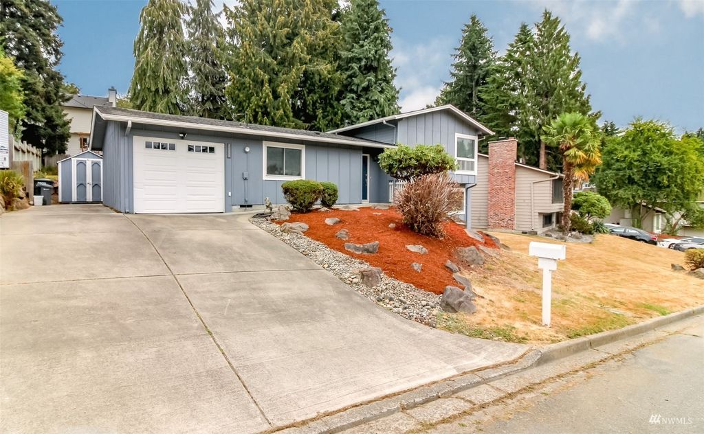 Photo of 23222 21st Avenue S, Des Moines, WA 98198 (MLS # 1986069)