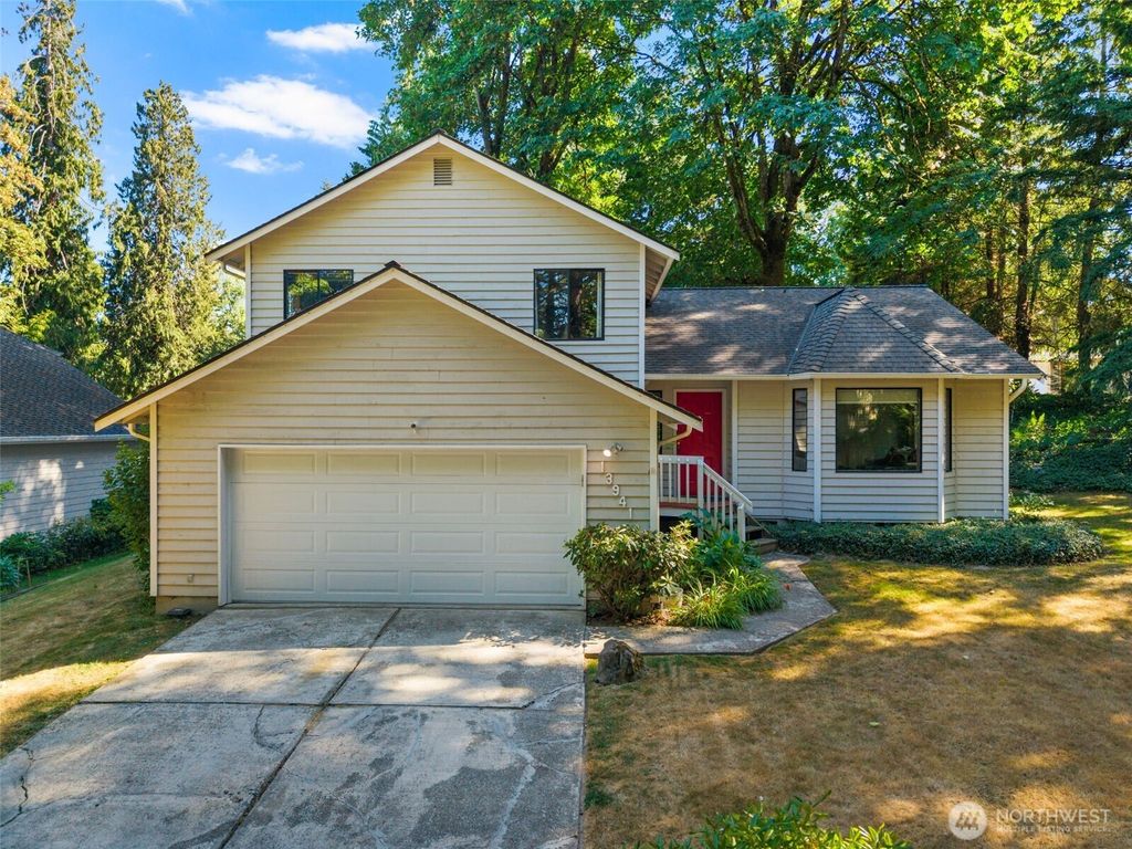 Photo of 13941 NE 85th Street, Redmond, WA 98052 (MLS # 2431350)