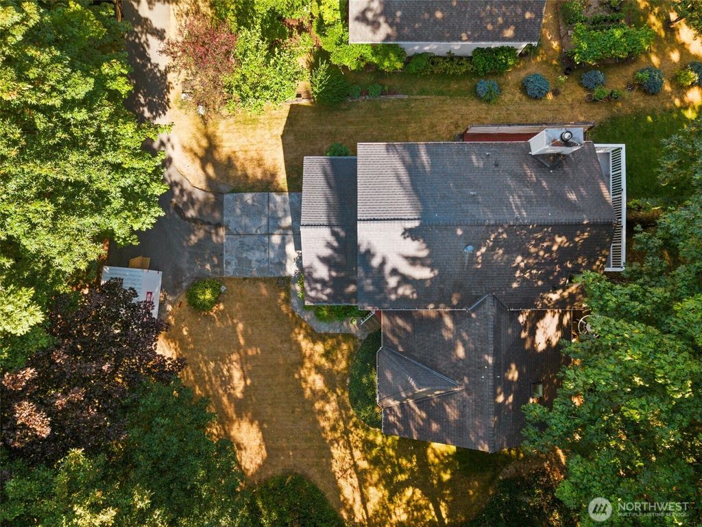 Photo of 13941 NE 85th Street, Redmond, WA 98052 (MLS # 2431350)