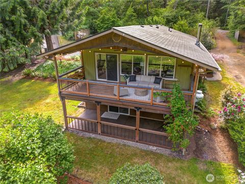 773 6th Avenue Fox Island WA 98333