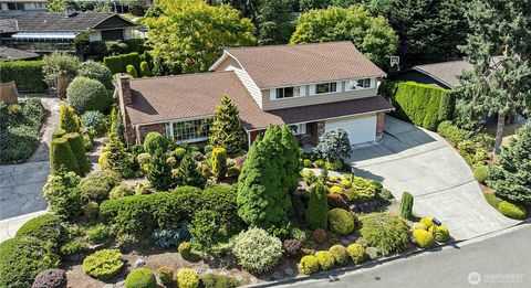 Photo of 19225 51st Avenue NE, Lake Forest Park, WA 98155 (MLS # 2492874)