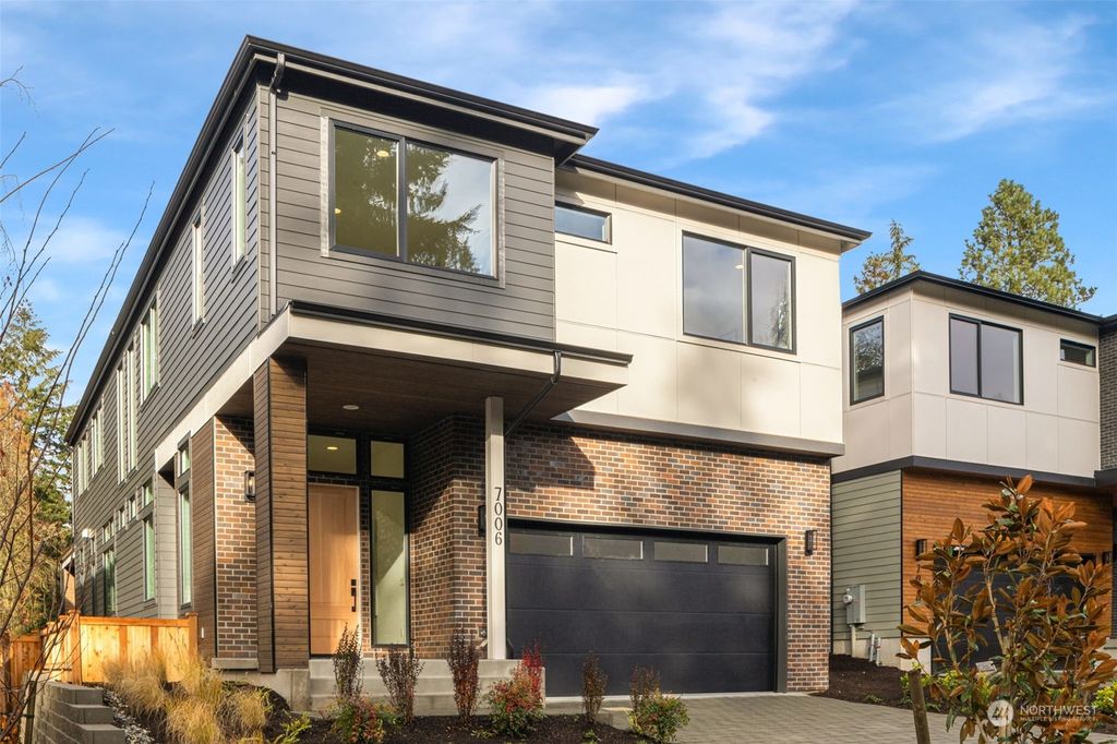 Photo of 7006 NE 134th Street, Kirkland, WA 98034 (MLS # 2255327)