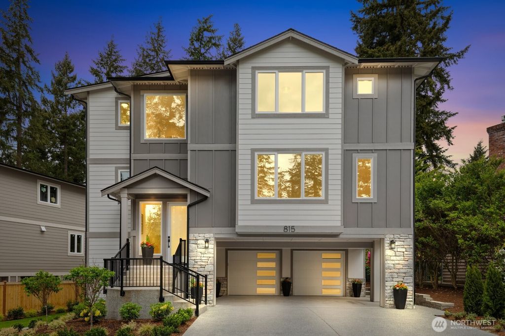 Photo of 815 130th Avenue, Bellevue, WA 98005 (MLS # 2522694)